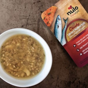 Nulo Chunky 貓湯水餐包 - 三文魚及鯖魚湯 2.8oz